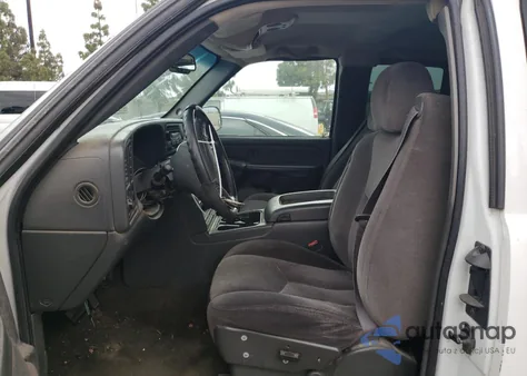 2003 GMC New Sierra K1500 из США, поврежденный, VIN 2GTEK19T631219637